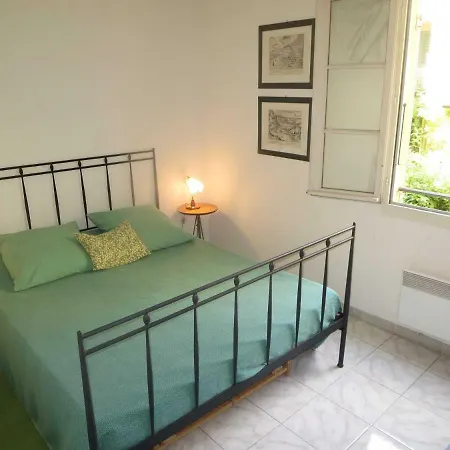 Vieux Nice, Grand 2 Pieces Sur Jardins, Parking, Calme *