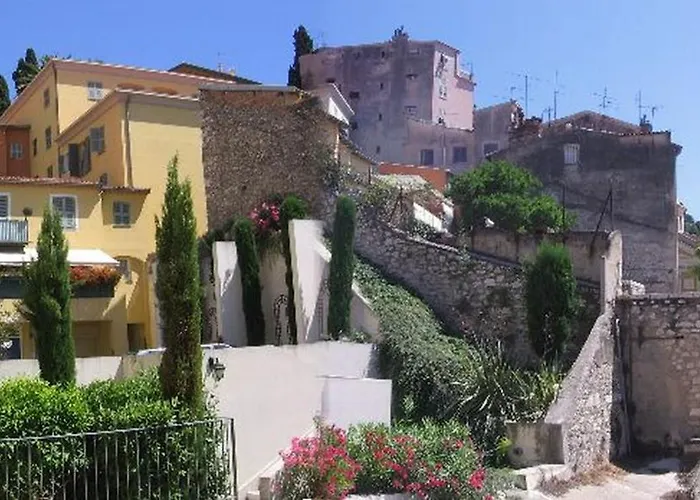 Vieux Nice, Grand 2p Sur Jardins, Parking, Calme, Soleil